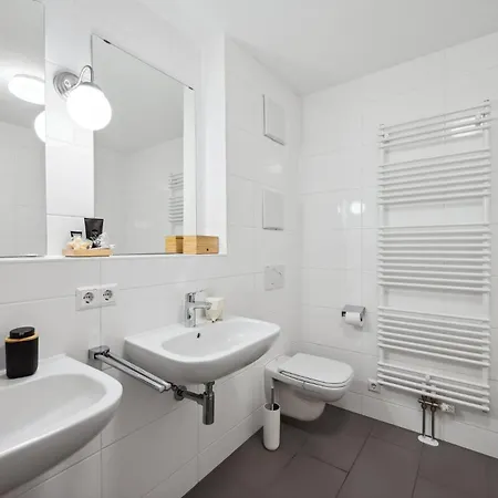 Exquis 4br Design Apart-haus I 2 Parken I Balkon Boeblingen