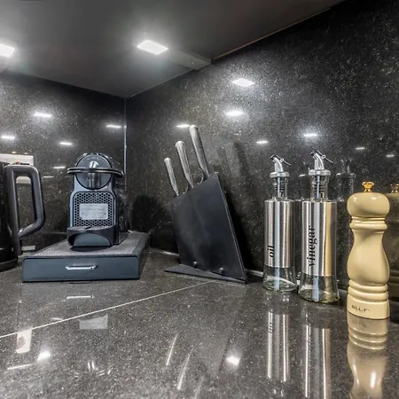 Appartement Exquis 4br Design Apart-haus I 2 Parken I Balkon