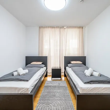 Appartement Exquis 4br Design Apart-haus I 2 Parken I Balkon *