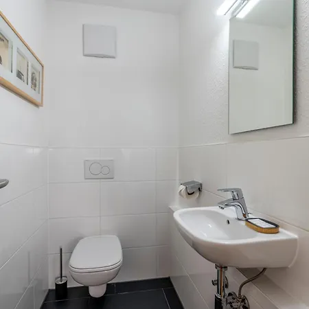 Exquis 4br Design Apart-haus I 2 Parken I Balkon Appartement Böblingen