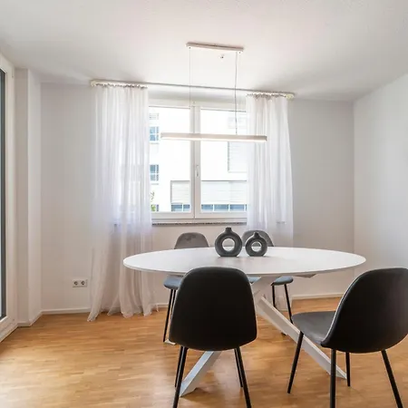 Exquis 4br Design Apart-haus I 2 Parken I Balkon Apartment Boeblingen
